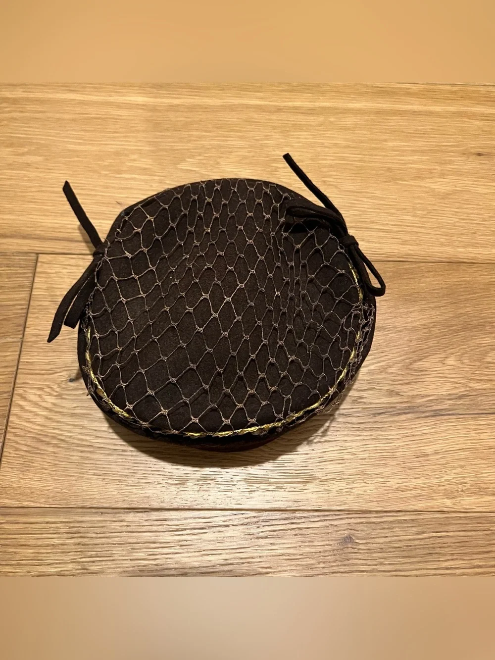 Vintage Belvedere Round Pillbox Hat in Brown